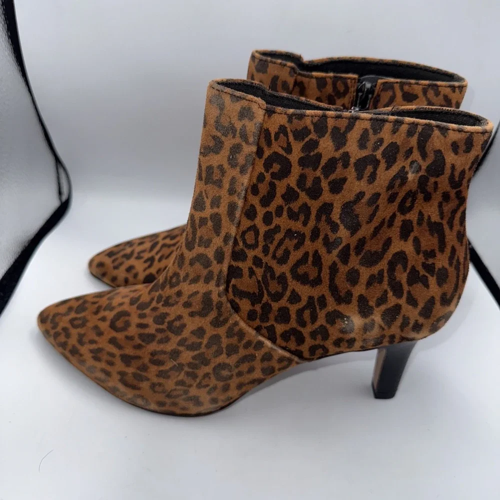 LADIES CLARKS POINTED HEELED ZIP LEOPARD PRINT SUEDE ANKLE BOOTS ILLEANA PETAL - Picture 5 of 11